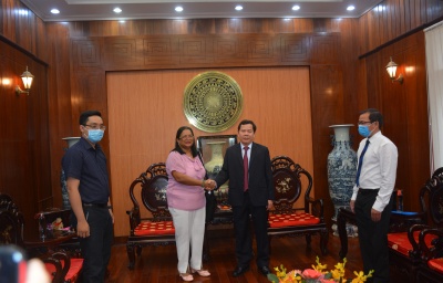 Chủ tịch UBND tỉnh Đặng Văn Minh: Yêu cầu chuyên gia y tế Cuba sớm chuyển giao kỹ thuật cao cho Bệnh viện Sản- Nhi tỉnh